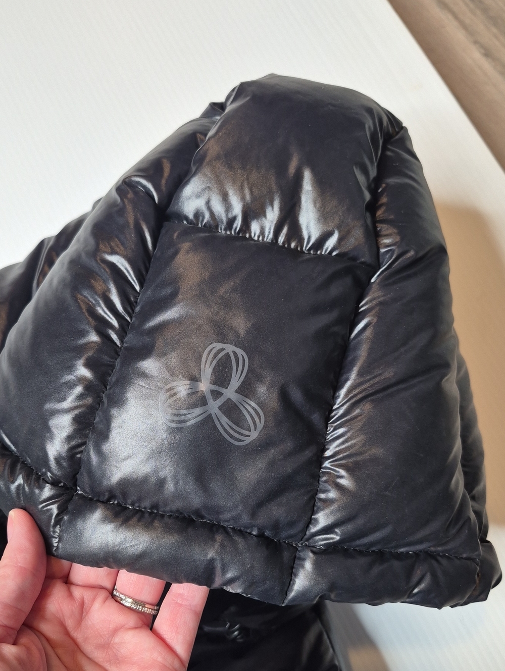 Women's Aritzia TNA Super Puff Hi-Gloss Black Size 3XS - Picture 9 of 11